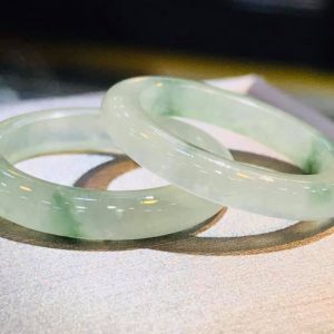 Cặp nhẫn cẩm thạch xanh phát sáng uy tín tại GMT JADE