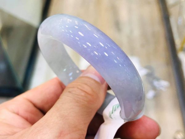 Chiếc Vòng Ngọc Cẩm Thạch Tử Lan La Phát Sáng Chính Hãng Gtm Jade