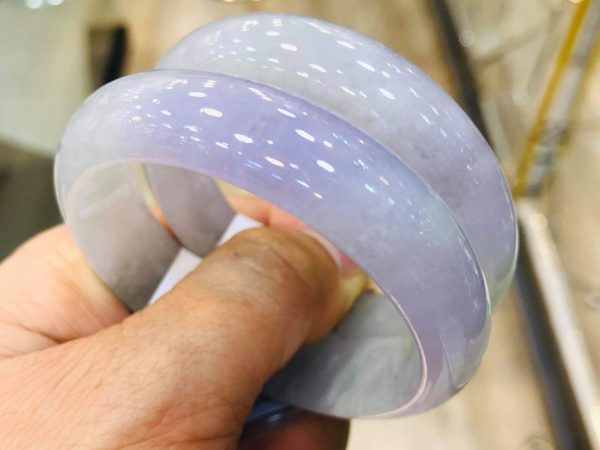 Chiếc Vòng Ngọc Cẩm Thạch Tử Lan La Phát Sáng Chính Hãng Gtm Jade