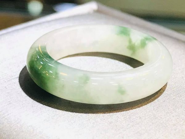 Nhẫn Cẩm Thạch Xanh Lý Uy Tín Giá Rẻ Tại Gmt Jade