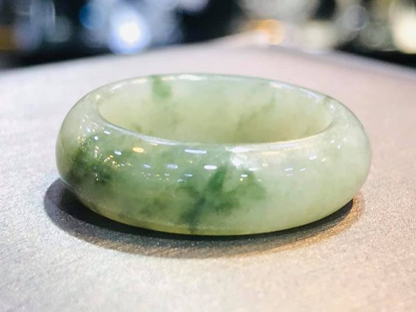 Nhẫn Ngọc Cẩm Thạch Myanmar Màu Xanh Bắt Mắt Tại Gmt Jade