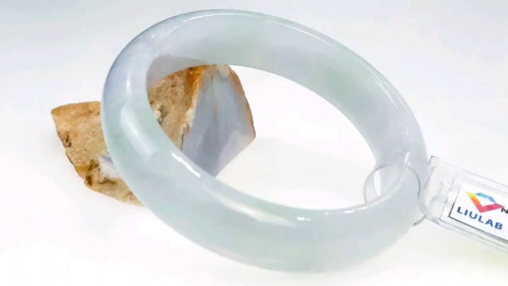 Vòng Ngọc Cẩm Thạch Siêu Đẹp Siêu Đều Màu