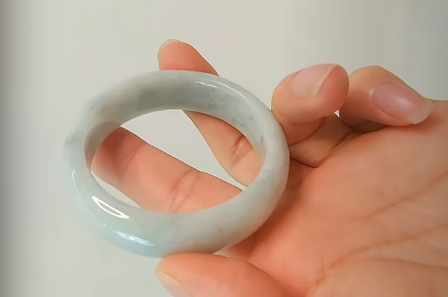 Vòng cẩm thạch bản hẹ cao cấp chính hãng uy tín nhất Việt Nam