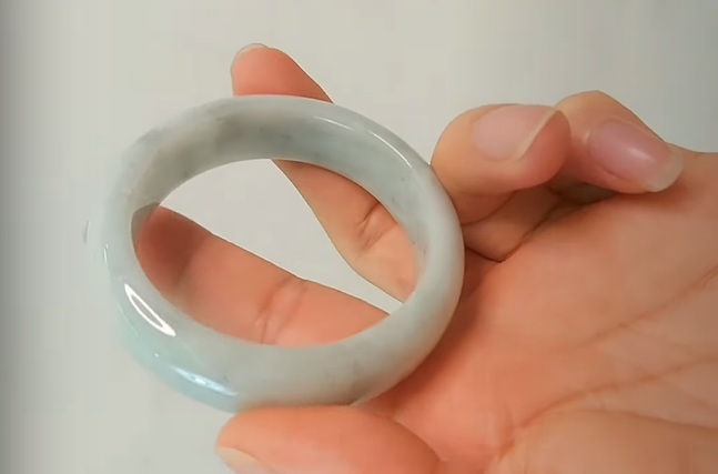 Vòng Ngọc Cẩm Thạch Xanh Cao Cấp Tại Cửa Hàng Uy Tín Gmt Jade