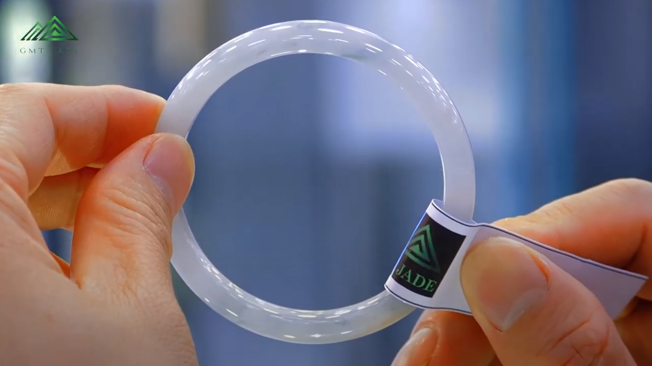 Vòng Ngọc Cẩm Thạch Phớt Xanh Bao Kiểm Định