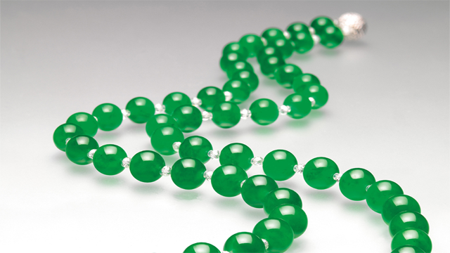 Hướng Dẫn Sưu Tầm Trang Sức Ngọc Jadeite Dành Cho Giới Thượng Lưu