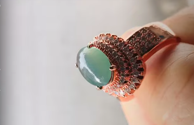 Nhẫn Phỉ Thúy Xanh Myanmar Cao Cấp Chính Hãng Hoàng Gia Đẳng Cấp