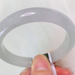 Vòng cẩm thạch bản hẹ đẳng cấp uy tín